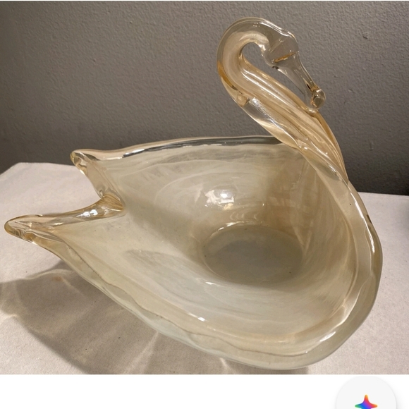 Vintage Large Hand Blown Murano Art Glass Swan Bowl White/Gold This Is A Set 2